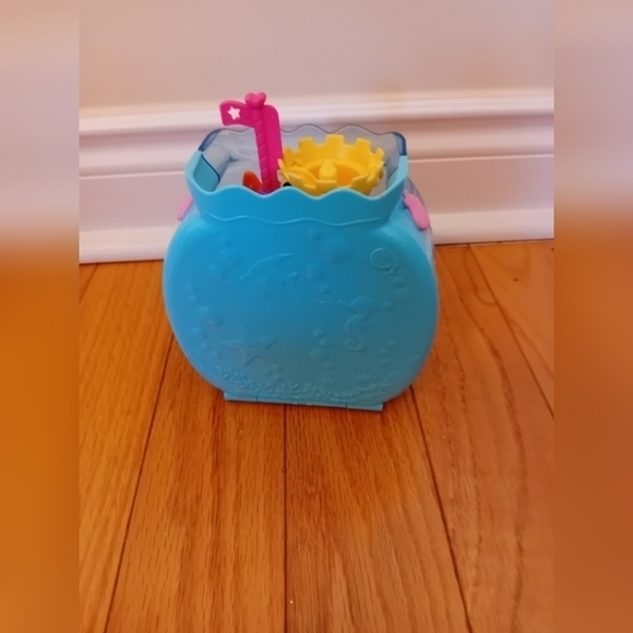 Mattel Polly‎ Pocket Bubble Aquarium Underwater Mermaid Playset Blows Bubbles - Picture 4 of 10
